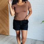 Everyday Scoop Neck Short Sleeve Top in Coffee